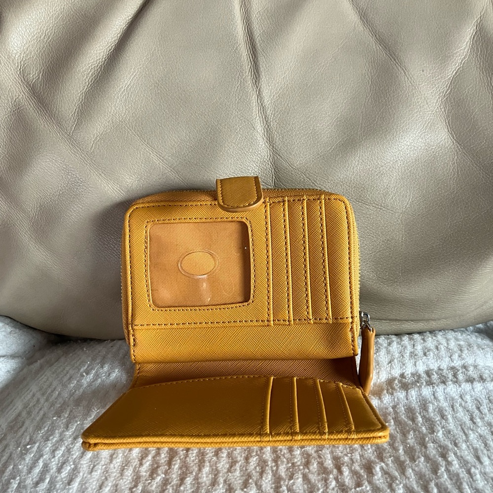 Wallet - Picture 3 of 4